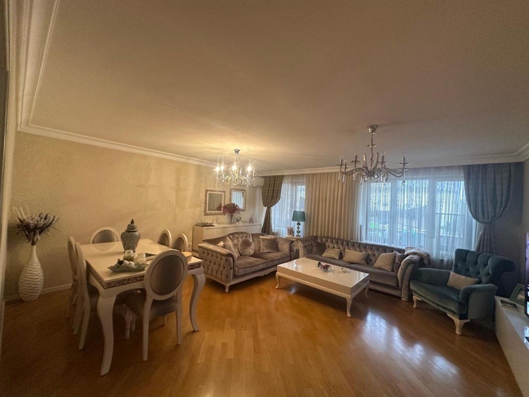 Satılır 4 otaqlı köhnə tikili 135 m² — Mənzil, Bakı (4)