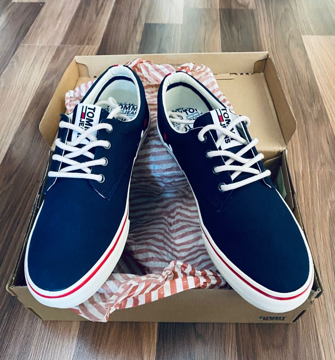 Ked Tommy Hilfiger — Şəxsi əşyalar, Bakı (10)