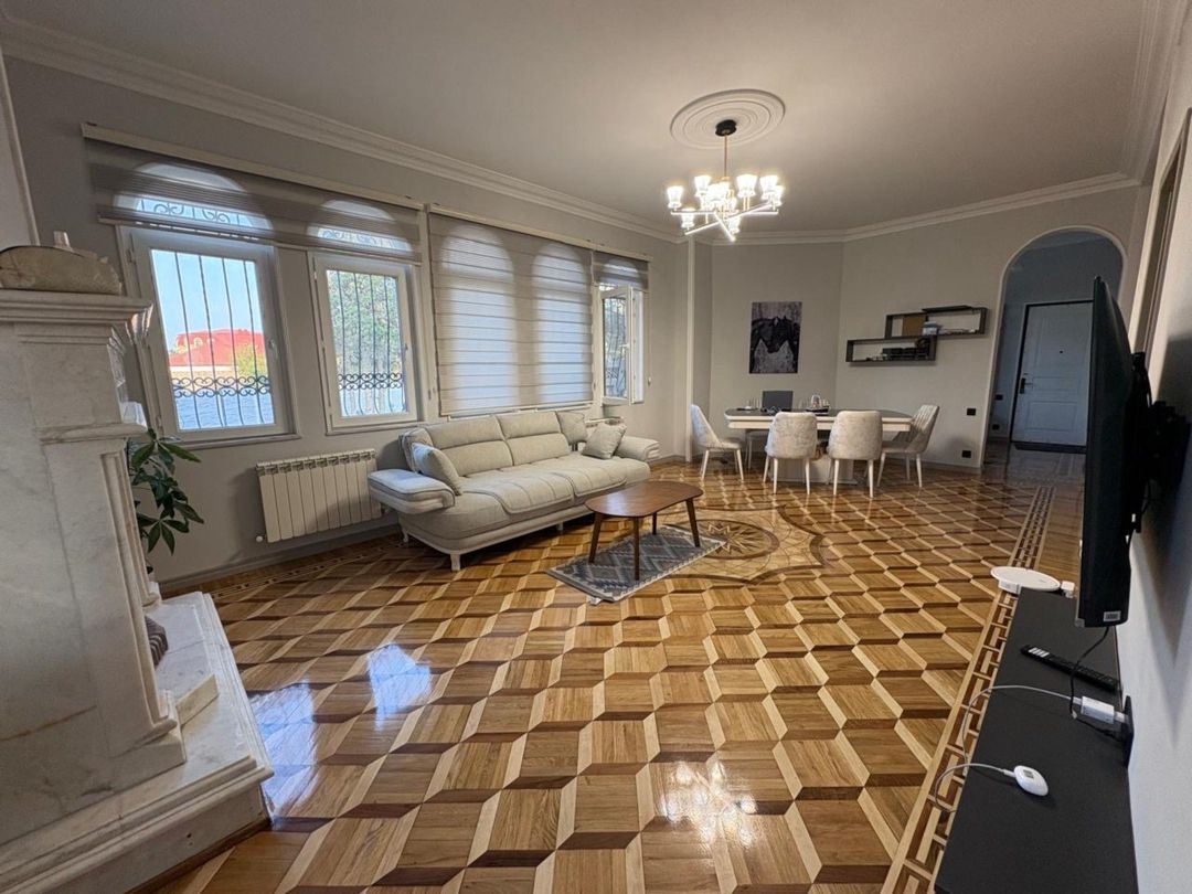 Satılır 6 otaqlı həyət evi/bağ evi 250 m² — Ev, villa, Bakı (4)