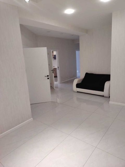 İcarəyə verilir 4 otaqlı ofis 214 m² — Bakı