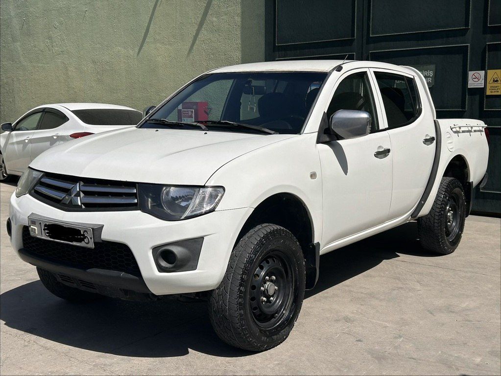 Mitsubishi L200, 2.5 L, 2011 il, 950 000 km — Avtomobillər, Bakı (3)