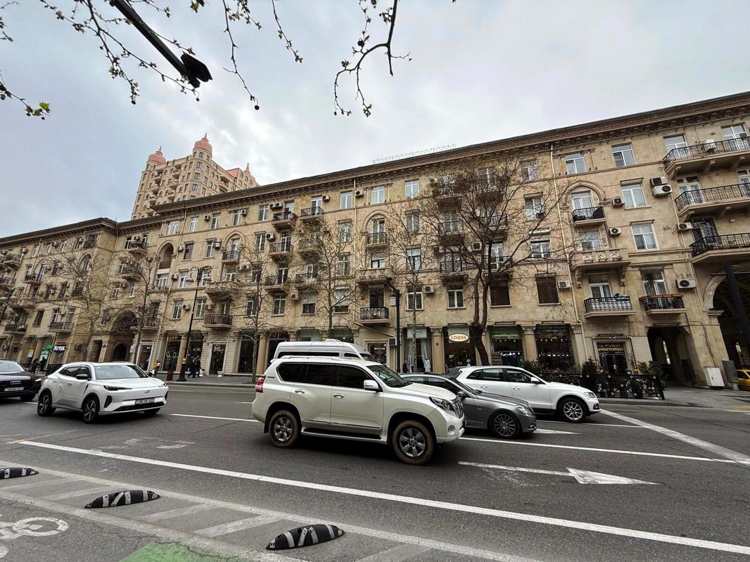 Satılır 3 otaqlı köhnə tikili 100 m² — Mənzil, Bakı (2)