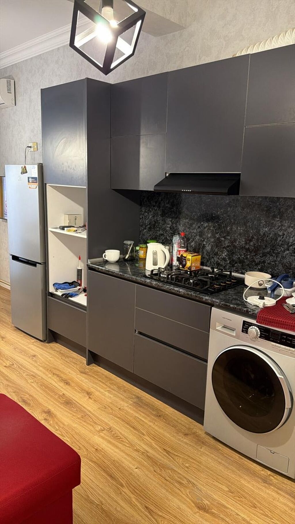 Ev 9mkr 85,65 nömrəli avtobusların dayanacağının düz qarşısındadır — Mebel, Bakı (5)