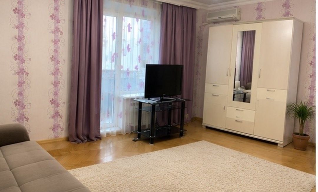 İcarəyə verilir 2 otaqlı köhnə tikili 83 m² — Mənzil, Bakı (3)