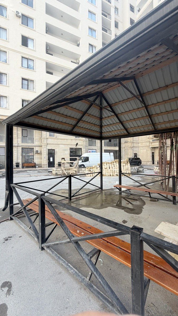 Söhbətgah — Su çənləri, kanisterləri, bochkalar, Bakı (4)