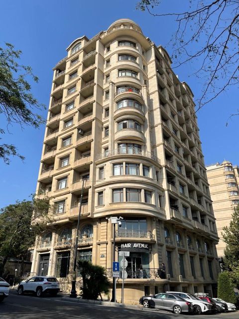 Satılır 3 otaqlı yeni tikili 135 m² — Bakı