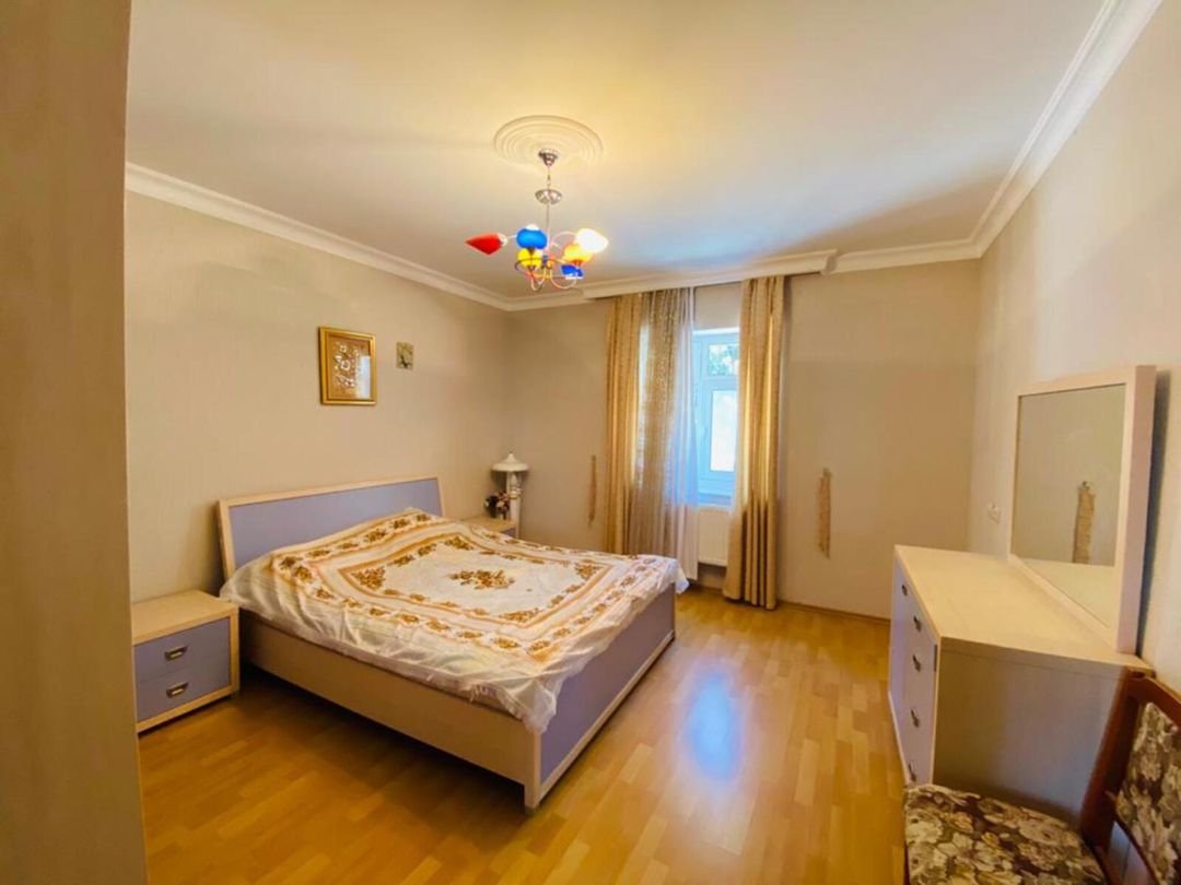 Satılır 4 otaqlı həyət evi/bağ evi 250 m² — Ev, villa, Bakı (9)