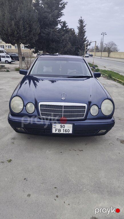 Mercedes E 240, 2.4 L, 1999 il, 292 000 km