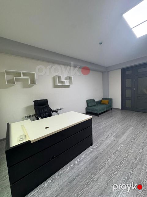 İcarəyə verilir 1 otaqlı ofis 40 m²