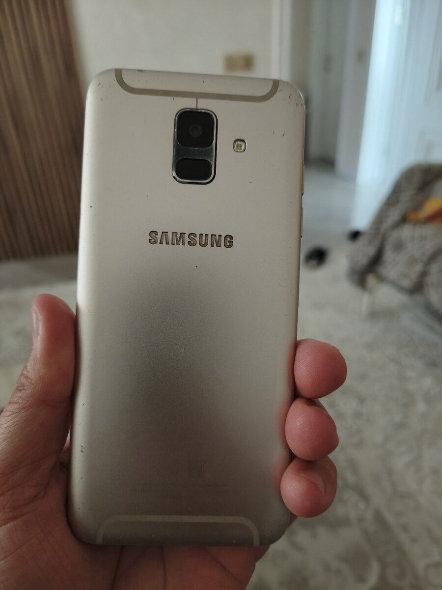 Samsung Galaxy A6 (2018) Gold 32GB/3GB — Smartfonlar, Bakı (3)