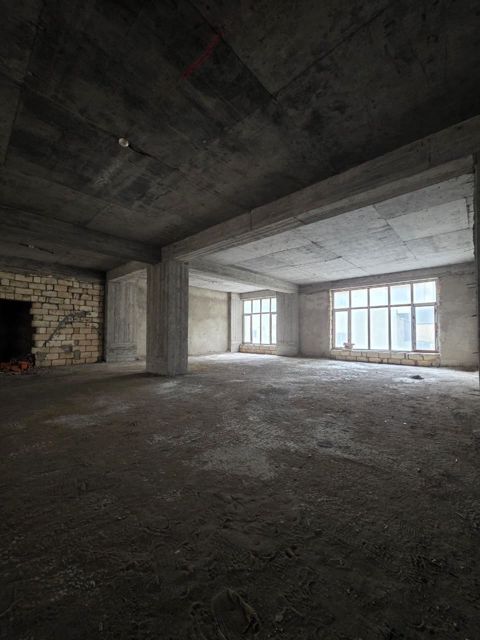 Satılır obyekt 220 m² — Bakı