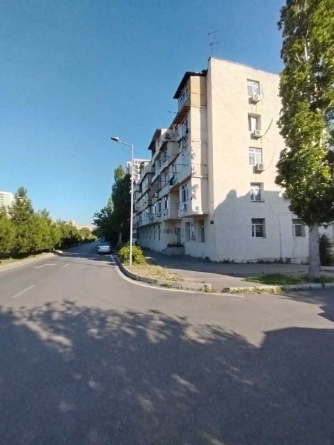 Satılır 2 otaqlı köhnə tikili 54 m² — Bakı