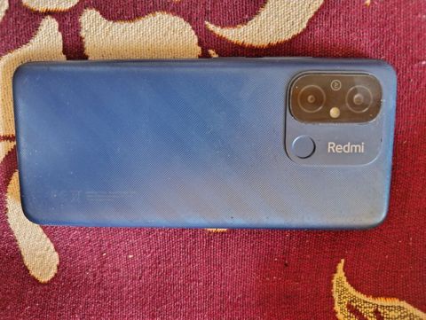 Redmi 12c satılır endirim var — Xırdalan