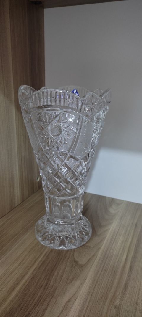 Büllur güldan — Bakı