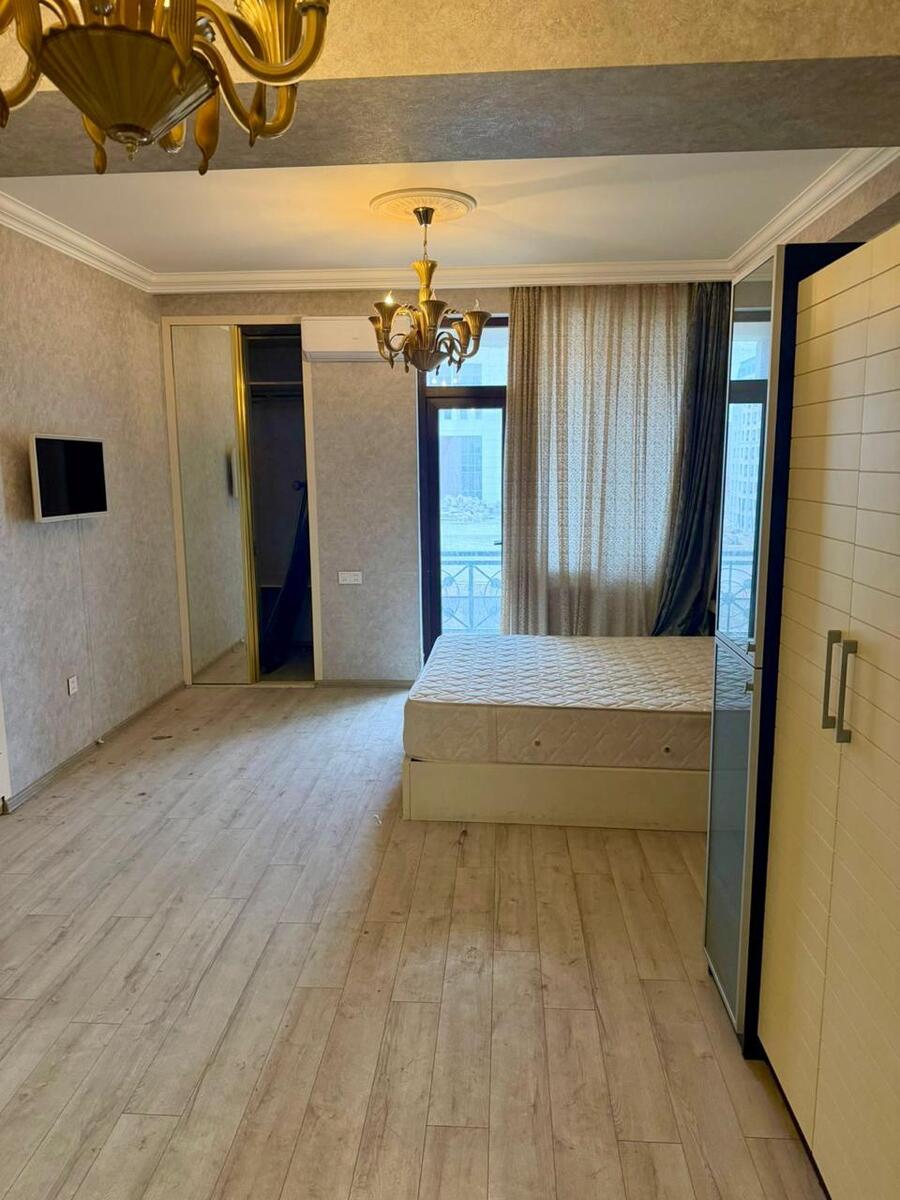 Satılır 4 otaqlı yeni tikili 190 m² — Mənzil, Bakı (4)
