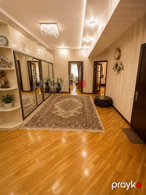Satılır 3 otaqlı yeni tikili 142 m²