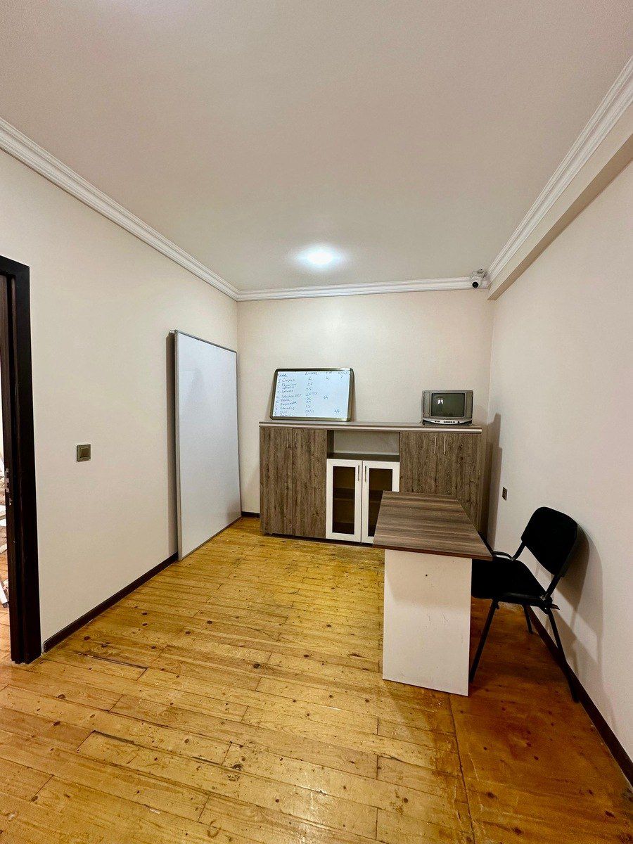 İcarəyə verilir 4 otaqlı köhnə tikili 150 m² — Mənzil, Bakı (3)