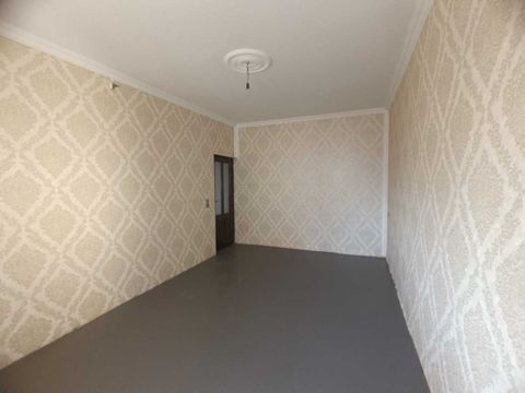 Satılır 4 otaqlı köhnə tikili 90 m² — Bakı