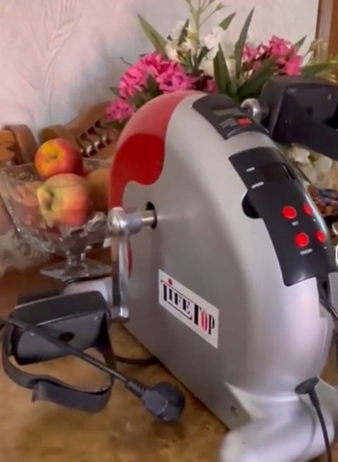 LifeTop elektrik pedal-trenajor - Masa üstü kompakt dizayn: həm ayaq — Digah