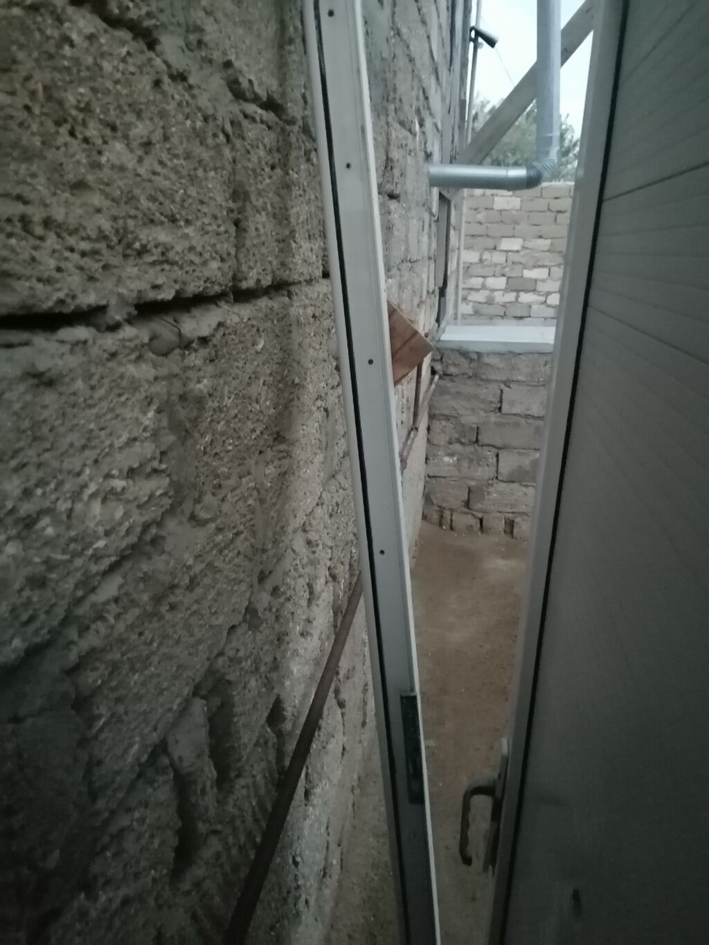 Qapı yaxşı vəziyyətdədi üstündə balaca qırığı var şəkilin qoymuşam — Təmir və inşaat, Bakı (4)