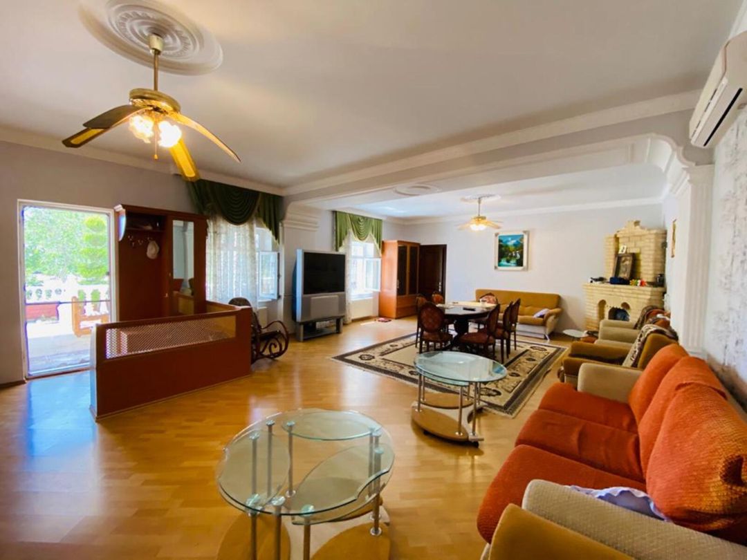 Satılır 4 otaqlı həyət evi/bağ evi 250 m² — Ev, villa, Bakı (5)