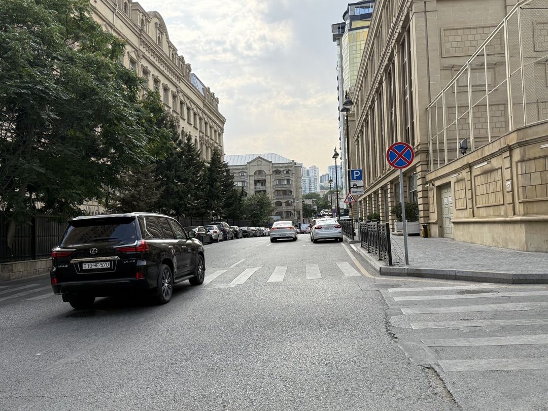 Satılır 5 otaqlı yeni tikili 330 m² — Mənzil, Bakı (2)