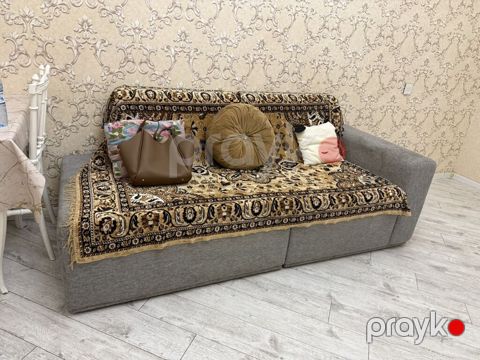 Geniş və rahat ikiyerli divan - Rəng: açıq boz korpus - Üst örtük