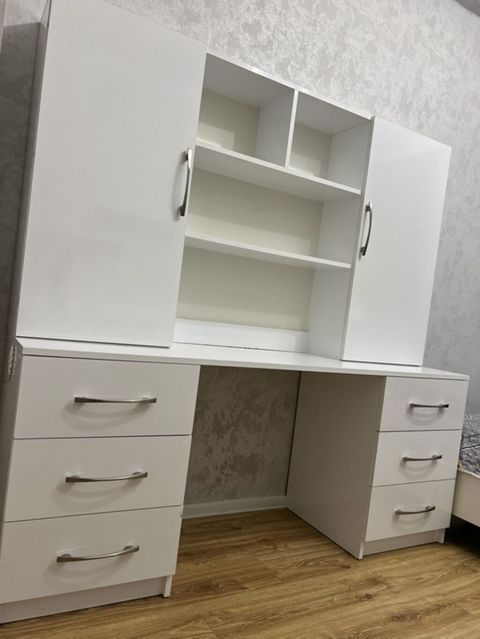 Düz masa, Stulsuz, Polkalı, Siyirməli, MDF — Bakı