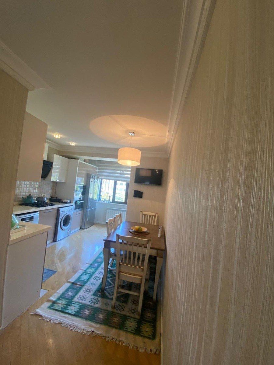 Satılır 4 otaqlı köhnə tikili 135 m² — Mənzil, Bakı (3)