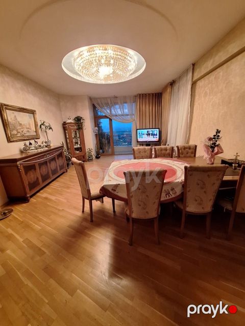 Satılır 3 otaqlı yeni tikili 115 m²