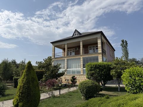 Satılır 5 otaqlı həyət evi/bağ evi 400 m² — Quba