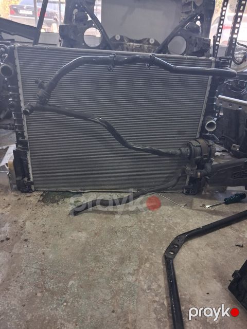 BMW G30 radiatoru