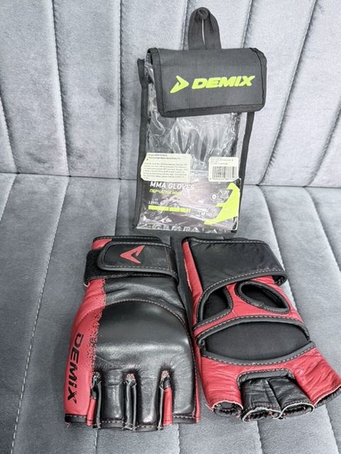 Demix MMA əlcəkləri - Model: Demix MMA Gloves (orijinal qablaşdırması — Mingəçevir