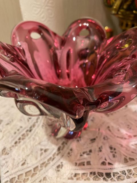 Üfürülmə şüşədən bəzək qabı – vintage üslublu, al-qırmızı (cranberry — Bakı