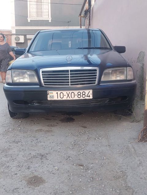 Mercedes-Benz 220: 2.2 l 1994 il Sedan — Bakı