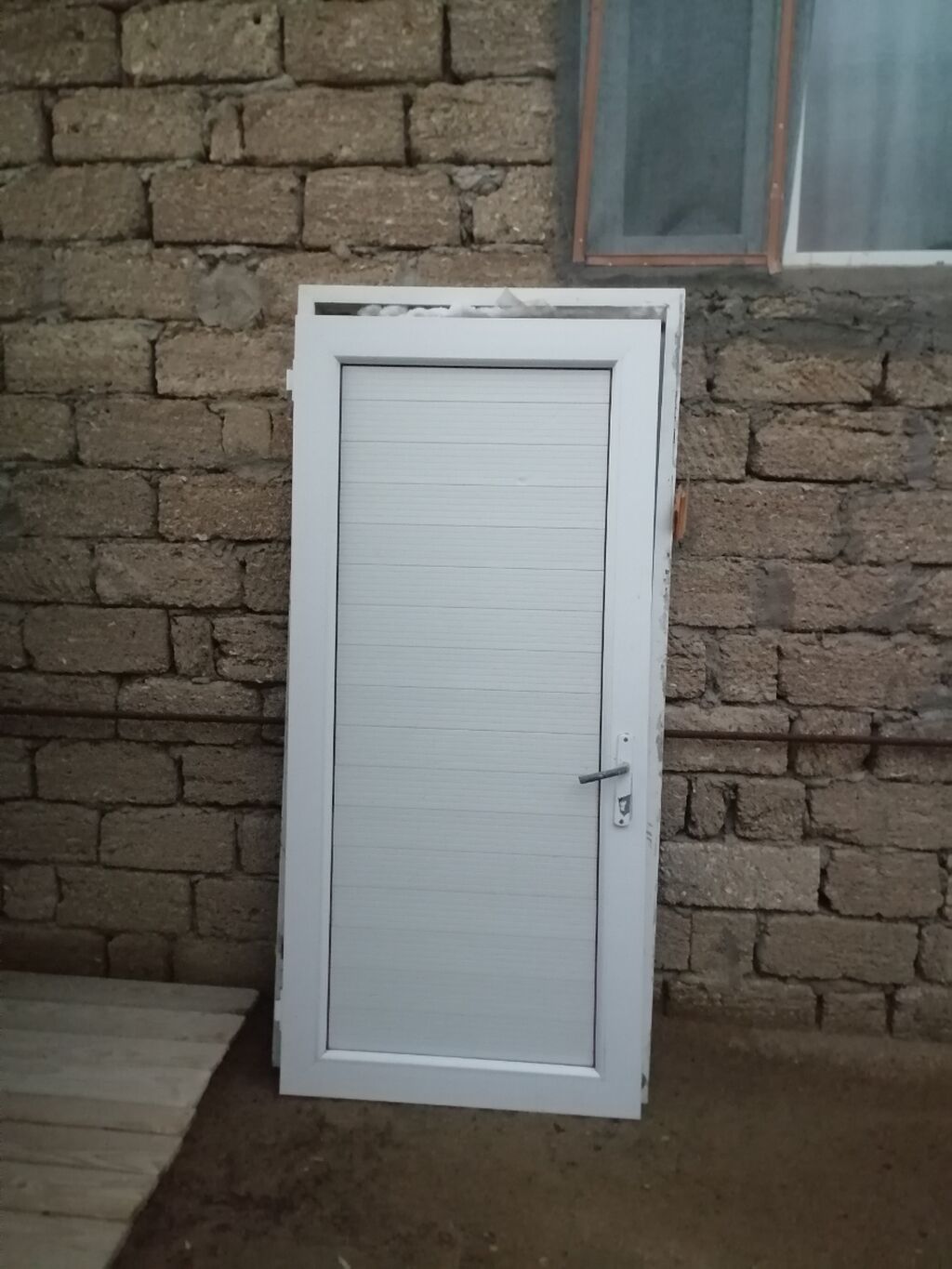 Qapı yaxşı vəziyyətdədi üstündə balaca qırığı var şəkilin qoymuşam — Təmir və inşaat, Bakı