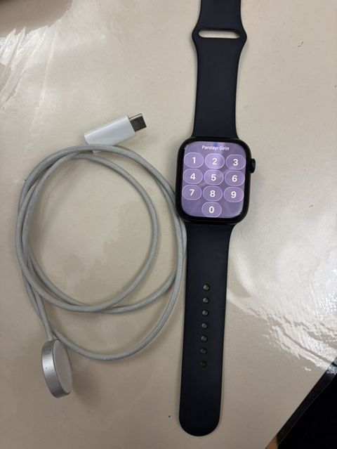 Apple Watch Series 7 (GPS) – 45 mm, qara rəng - Ekran: Böyük — Bakı