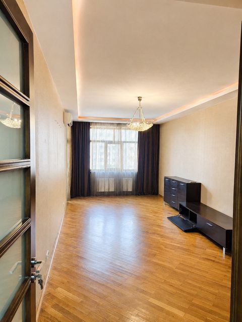 Satılır 3 otaqlı yeni tikili 100 m² — Bakı