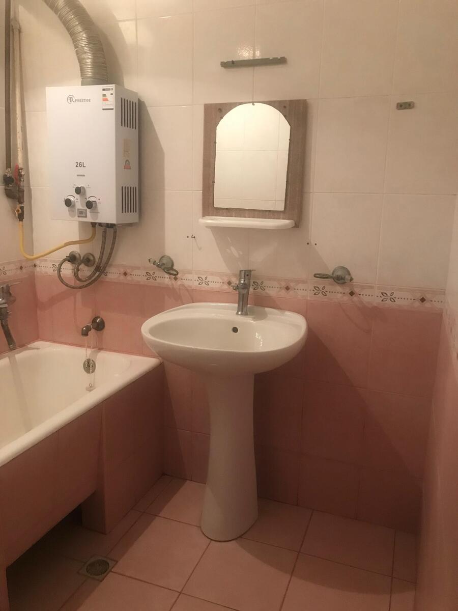 İcarəyə verilir 2 otaqlı köhnə tikili 70 m² — Mənzil, Bakı (4)