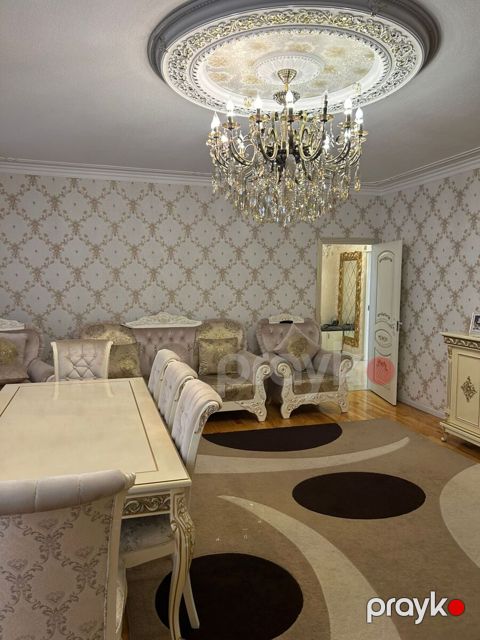 Satılır 5 otaqlı köhnə tikili 110 m²