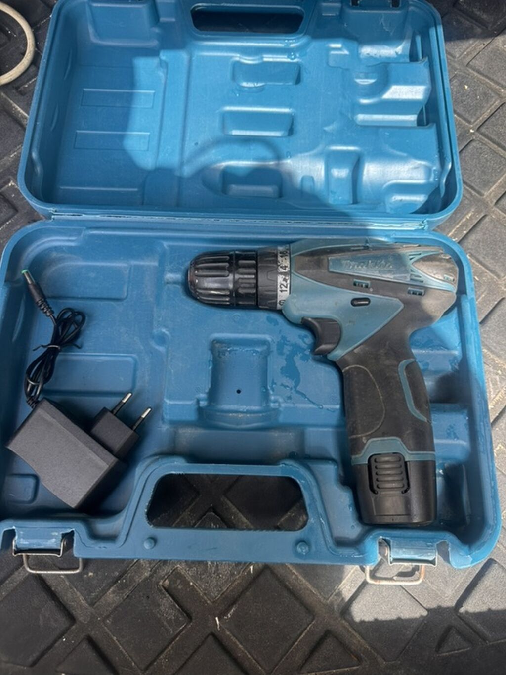 Makita DF330DWE akkumulaytorlu şurup/mişar - Gərginlik: 12V - Maks — Alətlər, Bakı (2)