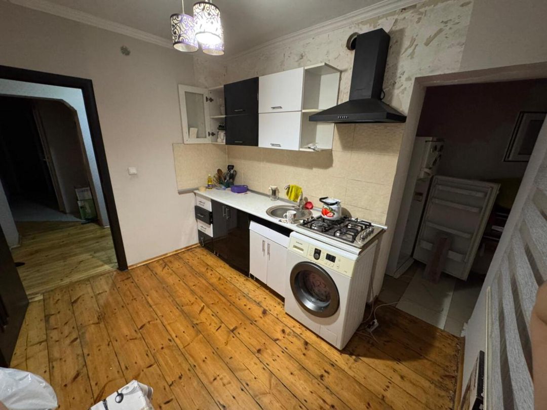 Satılır 4 otaqlı köhnə tikili 115 m² — Mənzil, Bakı (2)