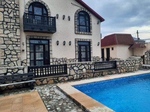 İcarəyə verilir 4 otaqlı həyət evi/bağ evi 200 m² — Bakı