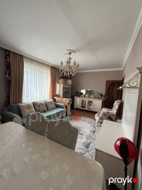 Satılır 2 otaqlı köhnə tikili 65 m²