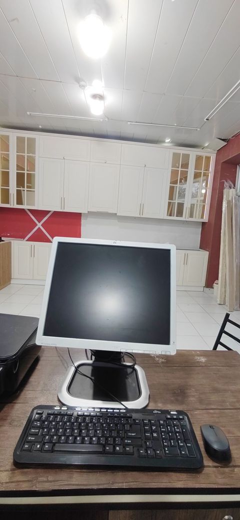 HP Compaq LA1951g LCD monitor + klaviatura və siçan dəsti - Ekran — Sumqayıt