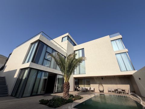 İcarəyə verilir 12 otaqlı həyət evi/bağ evi 980 m² — Bakı