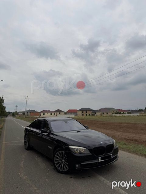 BMW 740, 3.0 L, 2009 il, 180 000 km