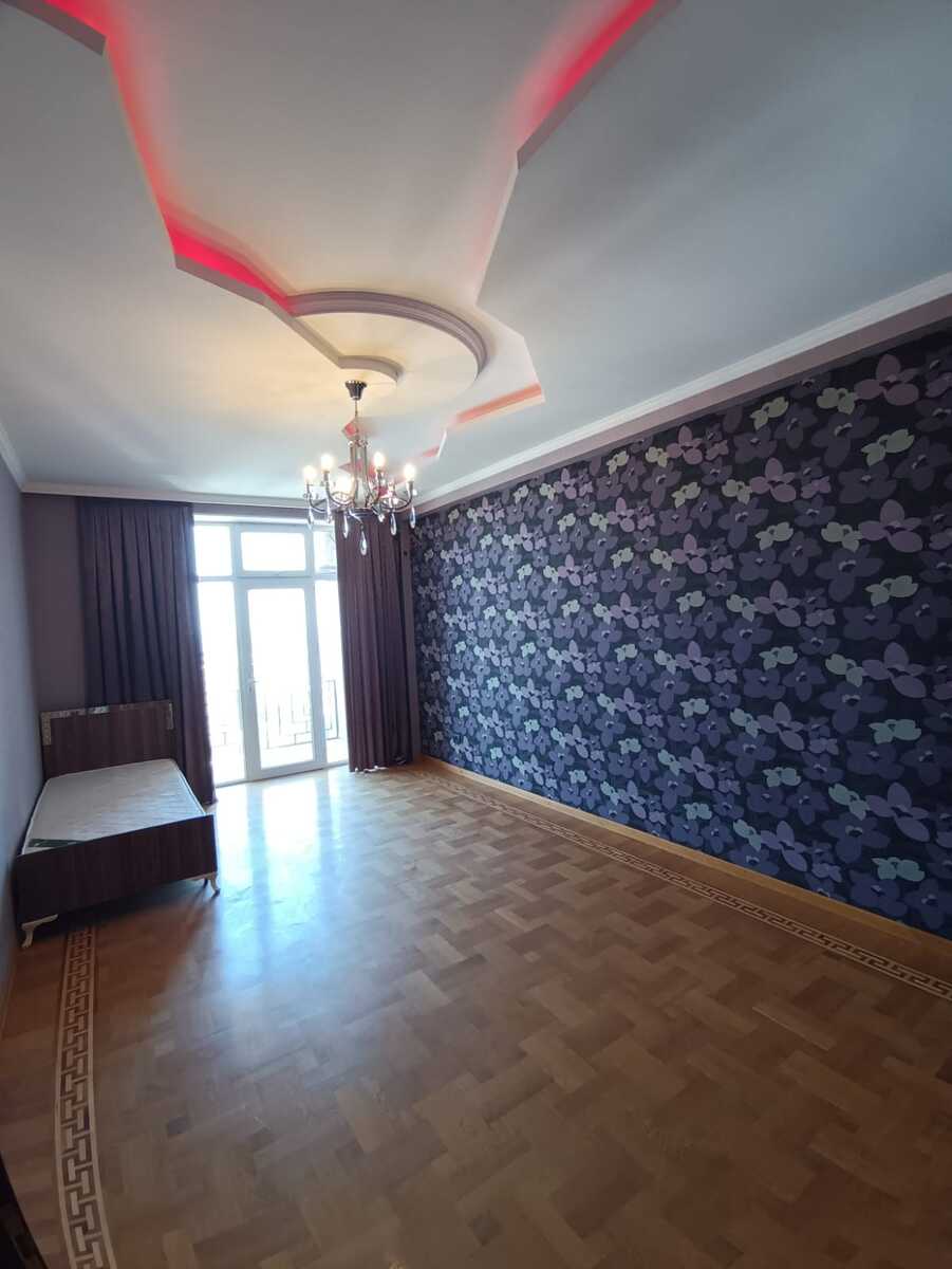 Satılır 4 otaqlı yeni tikili 220 m² — Mənzil, Bakı (10)