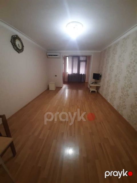 Satılır 2 otaqlı köhnə tikili 45 m²