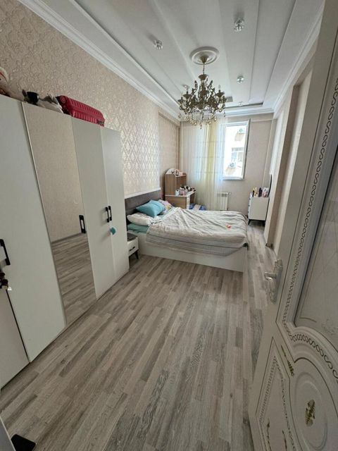 Satılır 3 otaqlı köhnə tikili 100 m² — Bakı